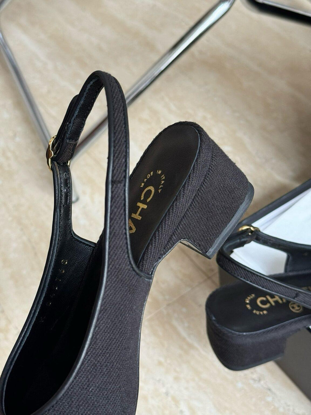 Chanel 2024 Yün ve Dana Derisi Arkadan Bağlamalı Ayakkabılar - Glimmer of Luxury