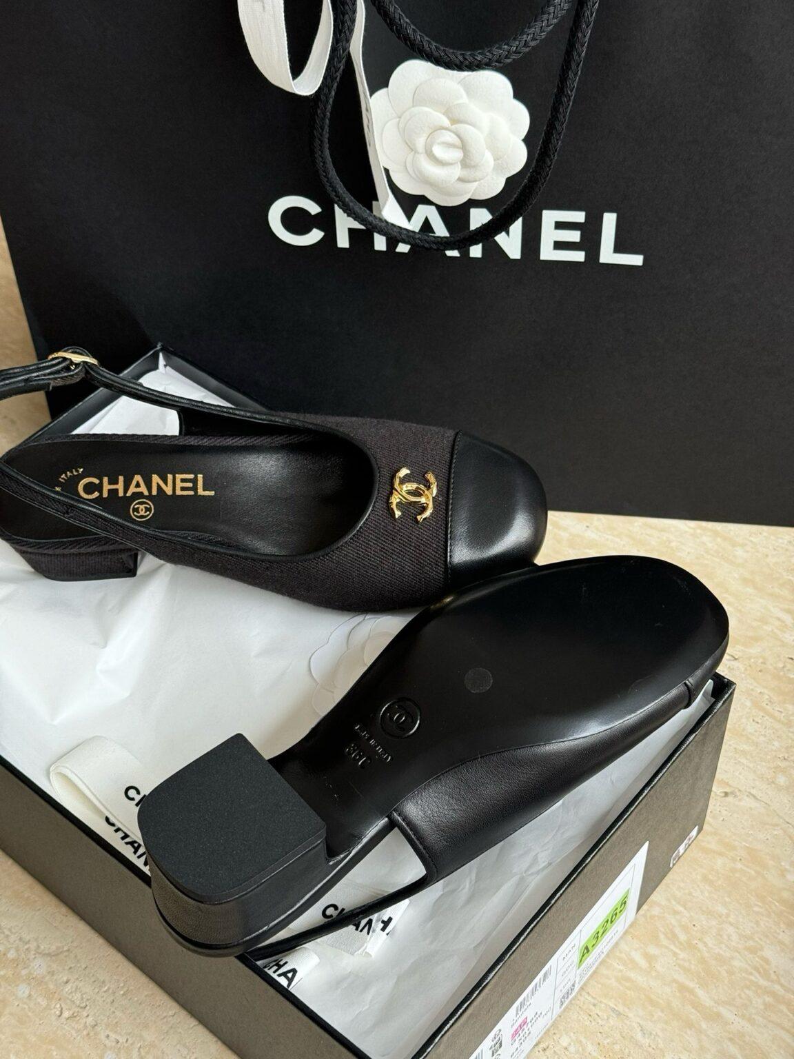Chanel 2024 Yün ve Dana Derisi Arkadan Bağlamalı Ayakkabılar - Glimmer of Luxury