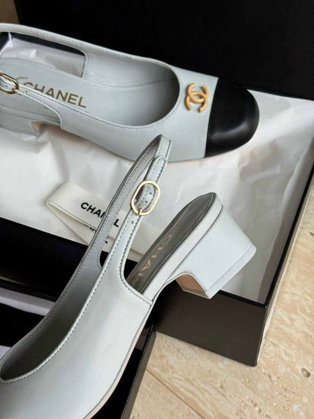 Chanel 2024 Yün ve Dana Derisi Arkadan Bağlamalı Ayakkabılar - Glimmer of Luxury