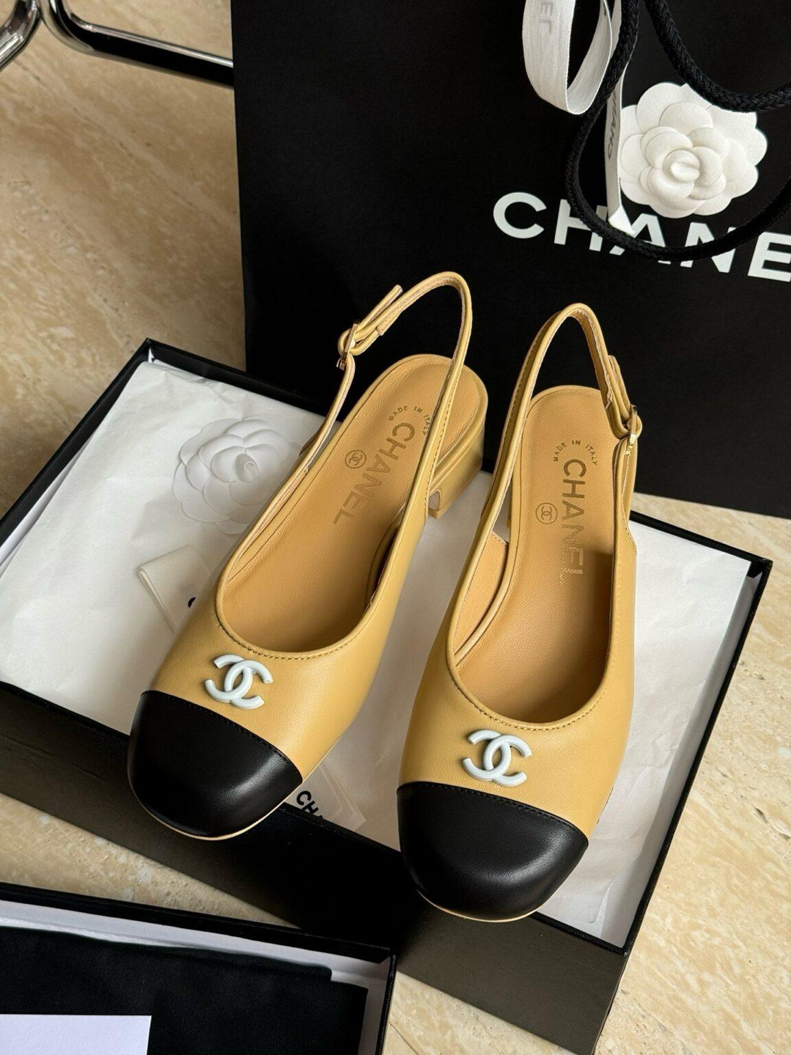 Chanel 2024 Yün ve Dana Derisi Arkadan Bağlamalı Ayakkabılar - Glimmer of Luxury