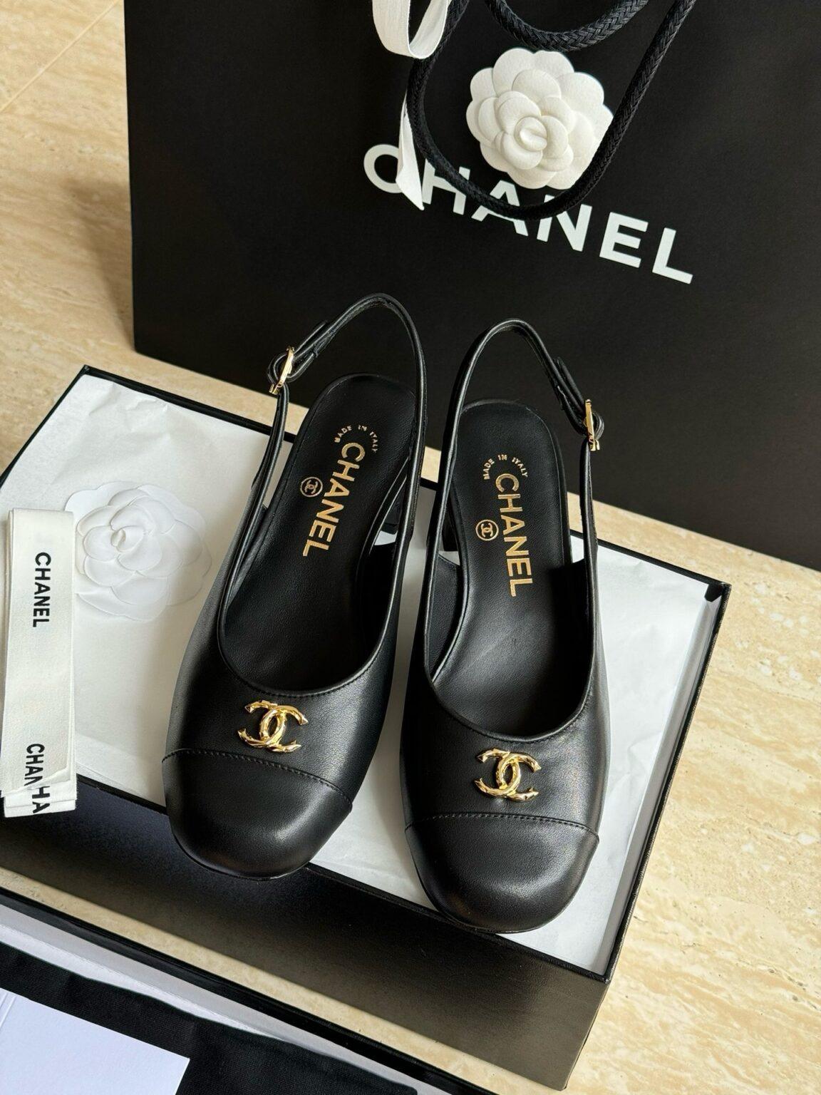 Chanel 2024 Yün ve Dana Derisi Arkadan Bağlamalı Ayakkabılar - Glimmer of Luxury