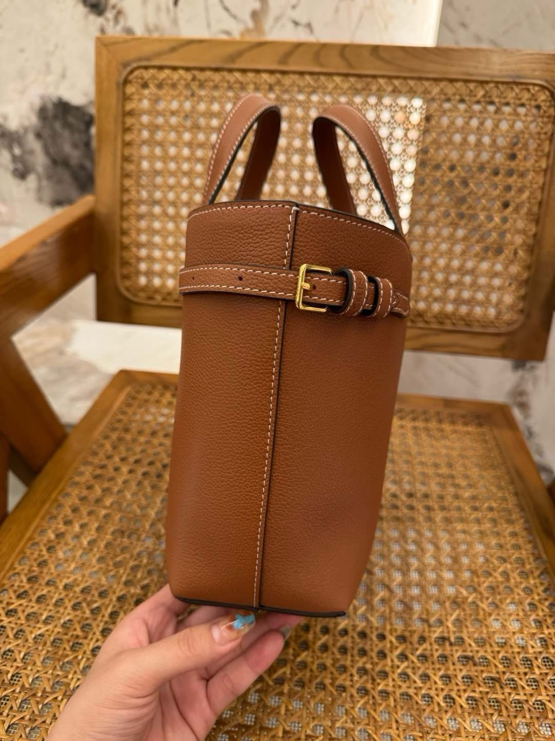 Celine Cabas Anaïs Taneli Dana Derisinden - Glimmer of Luxury