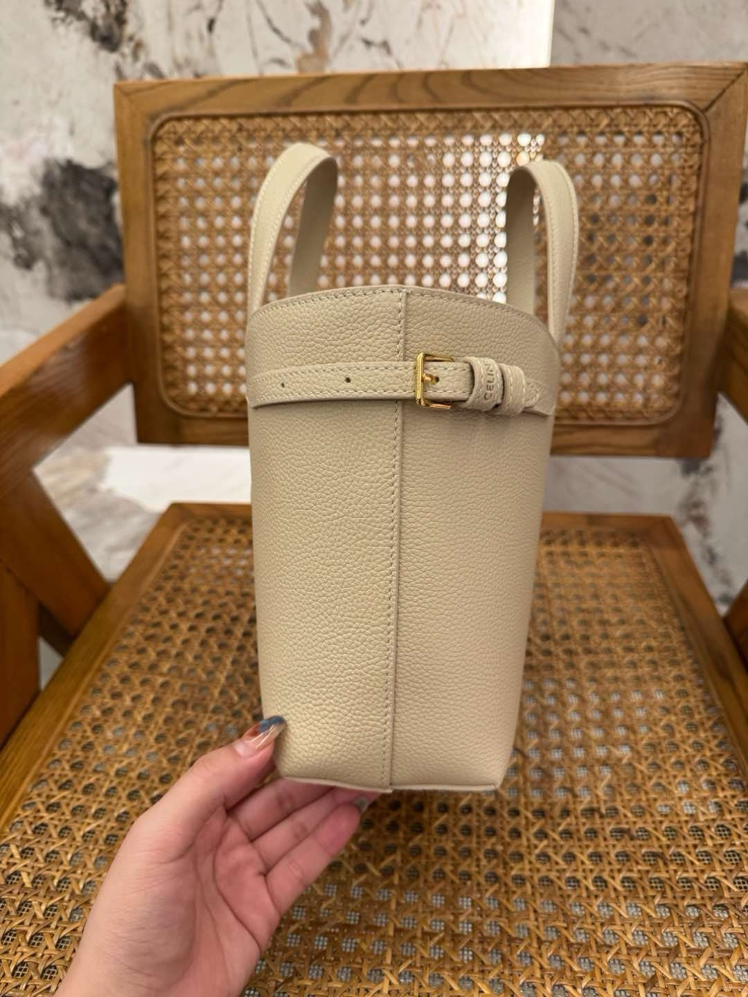 Celine Cabas Anaïs Taneli Dana Derisinden - Glimmer of Luxury