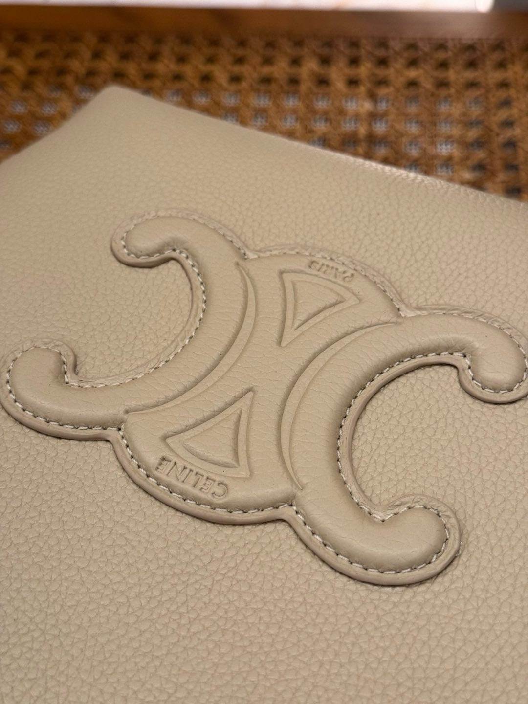 Celine Cabas Anaïs Taneli Dana Derisinden - Glimmer of Luxury