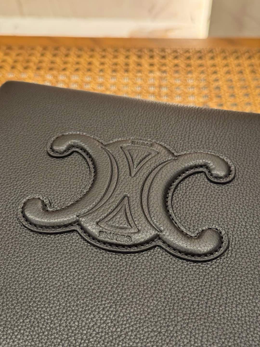 Celine Cabas Anaïs Taneli Dana Derisinden - Glimmer of Luxury