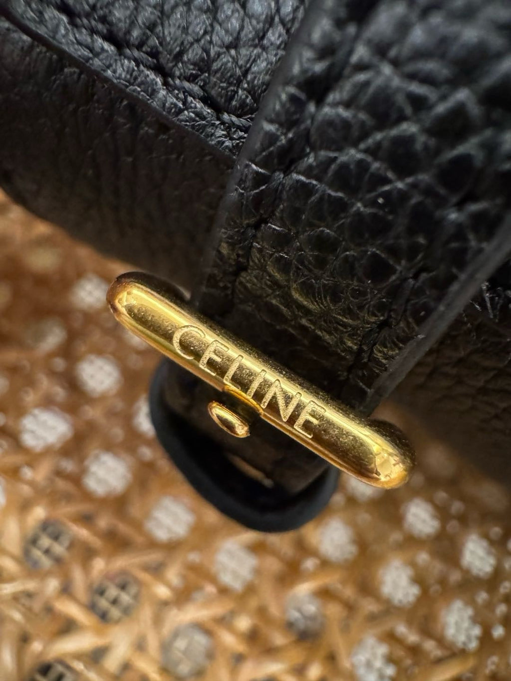 Celine Cabas Anaïs Taneli Dana Derisinden - Glimmer of Luxury