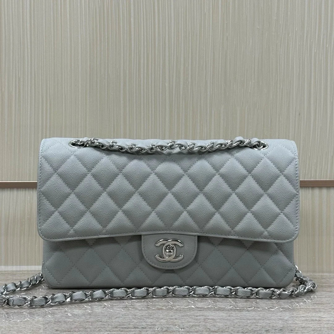 Chanel Flap Orta Boy Çanta Havyar Deri 2024 Açık Mavi - Glimmer of Luxury