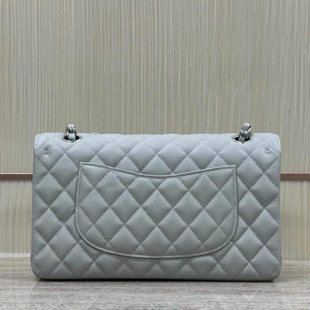 Chanel Flap Orta Boy Çanta Havyar Deri 2024 Açık Mavi - Glimmer of Luxury