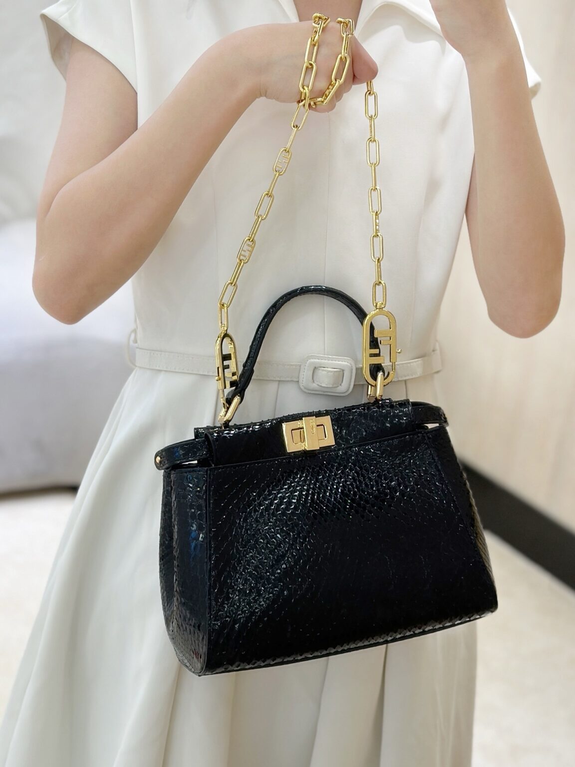 Fendi Peekaboo Mini Siyah Piton Deri Çanta - Glimmer of Luxury