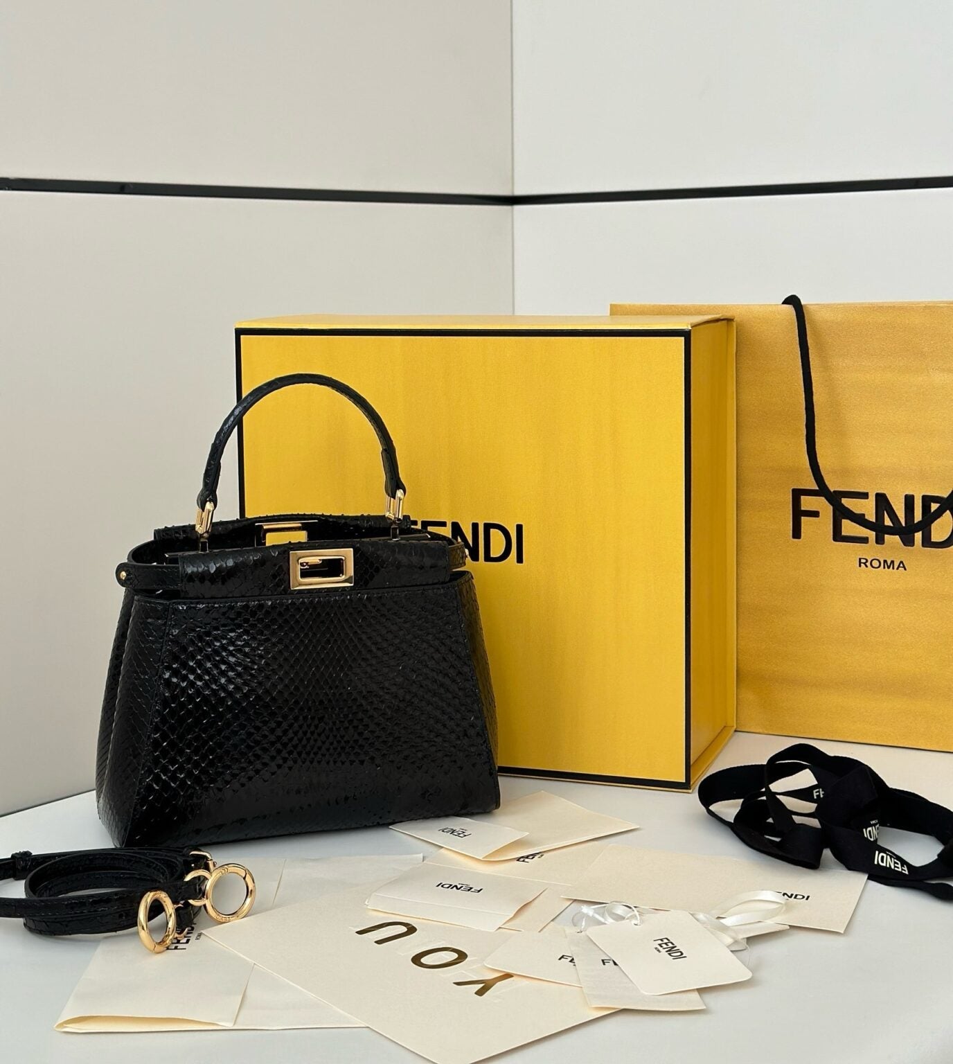 Fendi Peekaboo Mini Siyah Piton Deri Çanta - Glimmer of Luxury