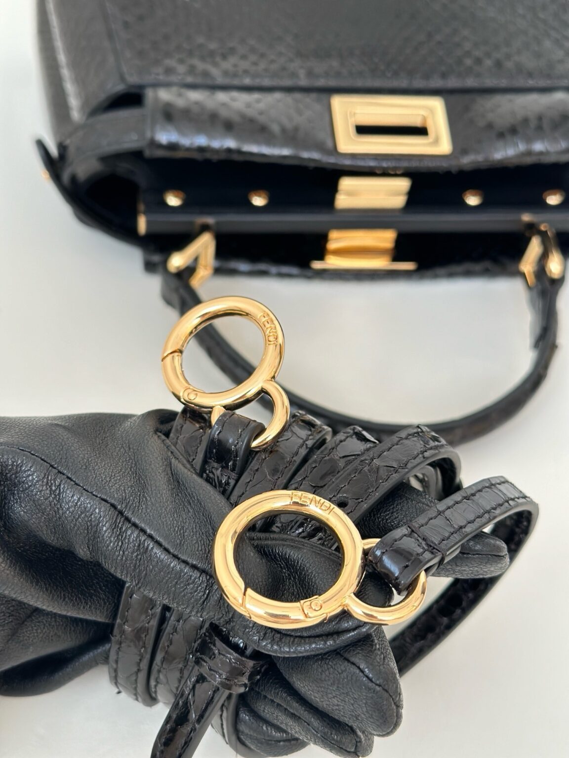 Fendi Peekaboo Mini Siyah Piton Deri Çanta - Glimmer of Luxury