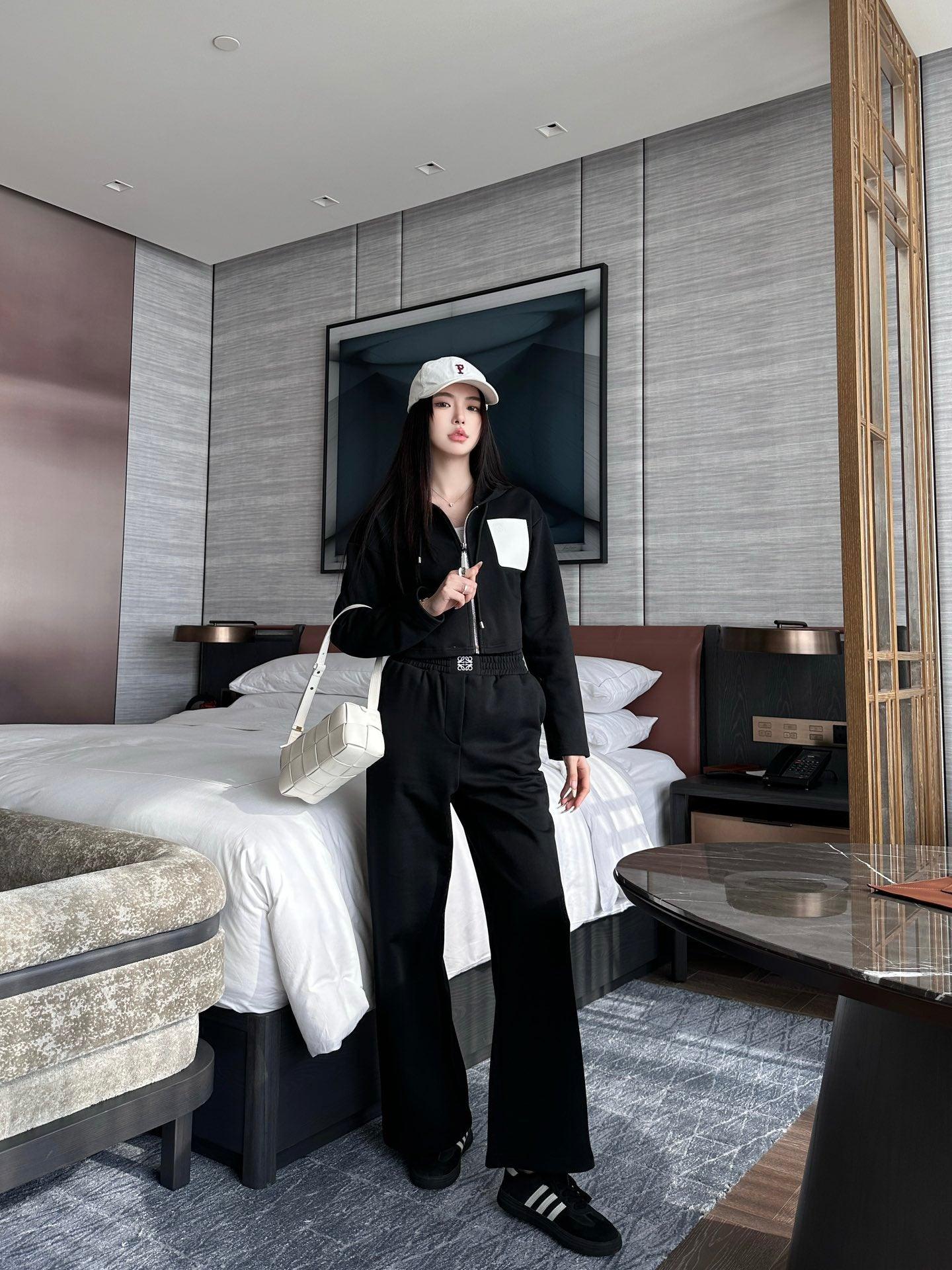 Loewe 24/SS Yeni Sonbahar ve Kış Kapüşonlu Ceket ve Geniş Paça Pantalonlu Takım - Glimmer of Luxury