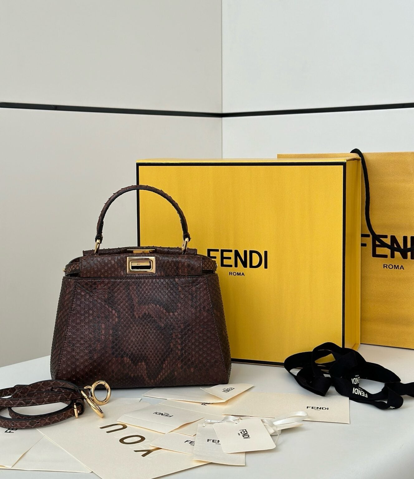 Fendi Peekaboo Mini Siyah Piton Deri Çanta - Glimmer of Luxury