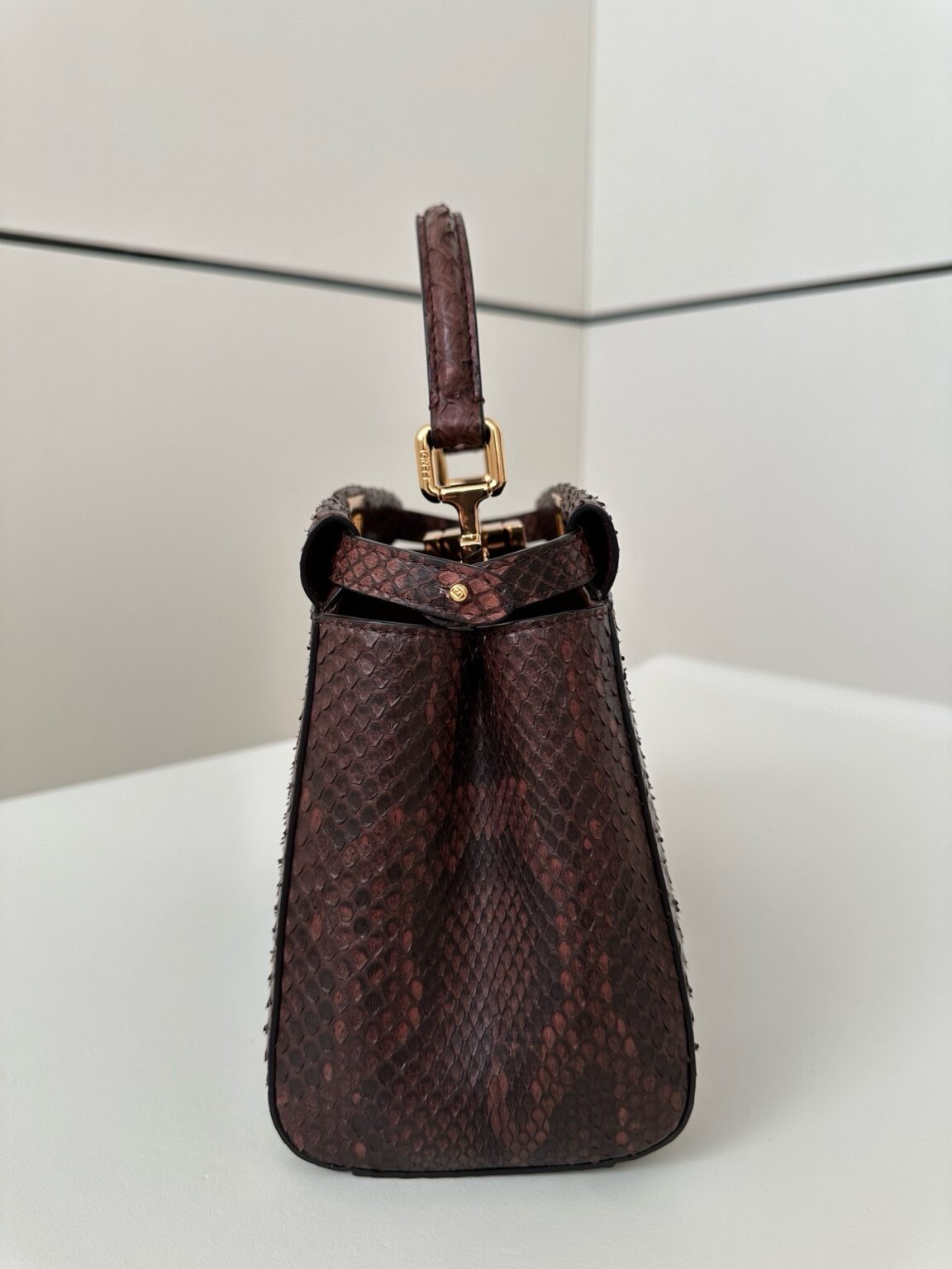 Fendi Peekaboo Mini Siyah Piton Deri Çanta - Glimmer of Luxury