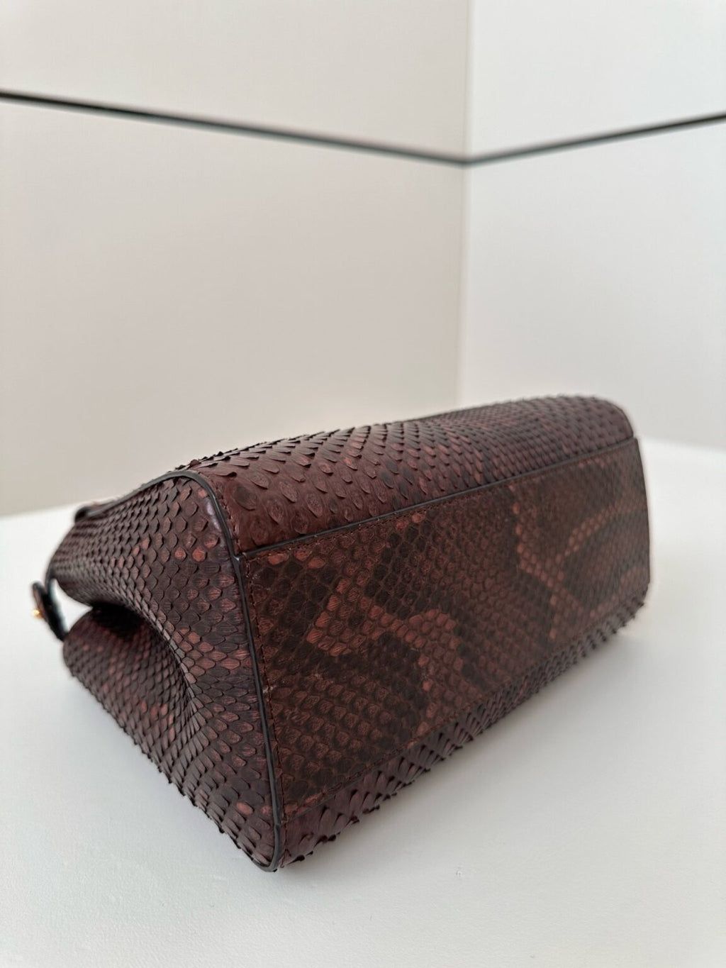 Fendi Peekaboo Mini Siyah Piton Deri Çanta - Glimmer of Luxury