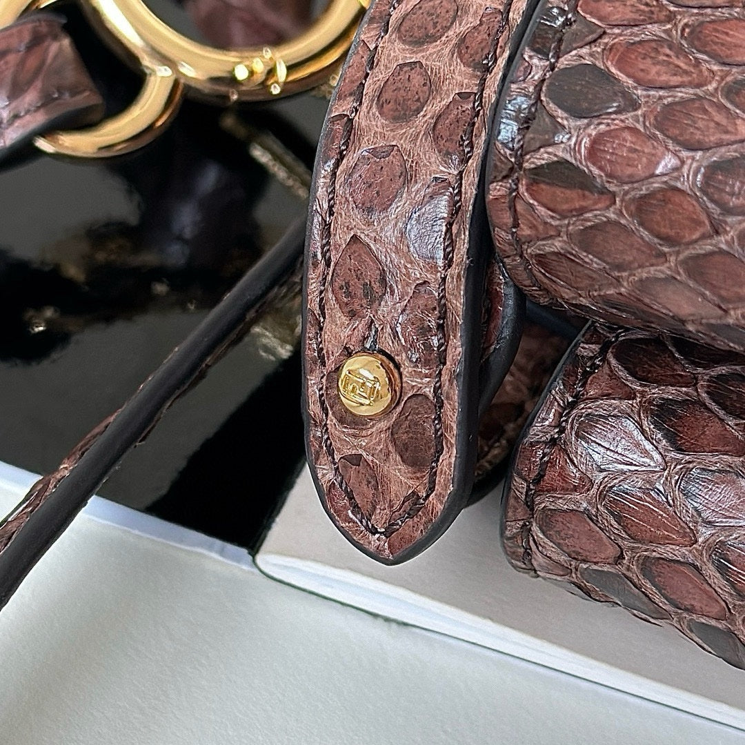 Fendi Peekaboo Mini Siyah Piton Deri Çanta - Glimmer of Luxury