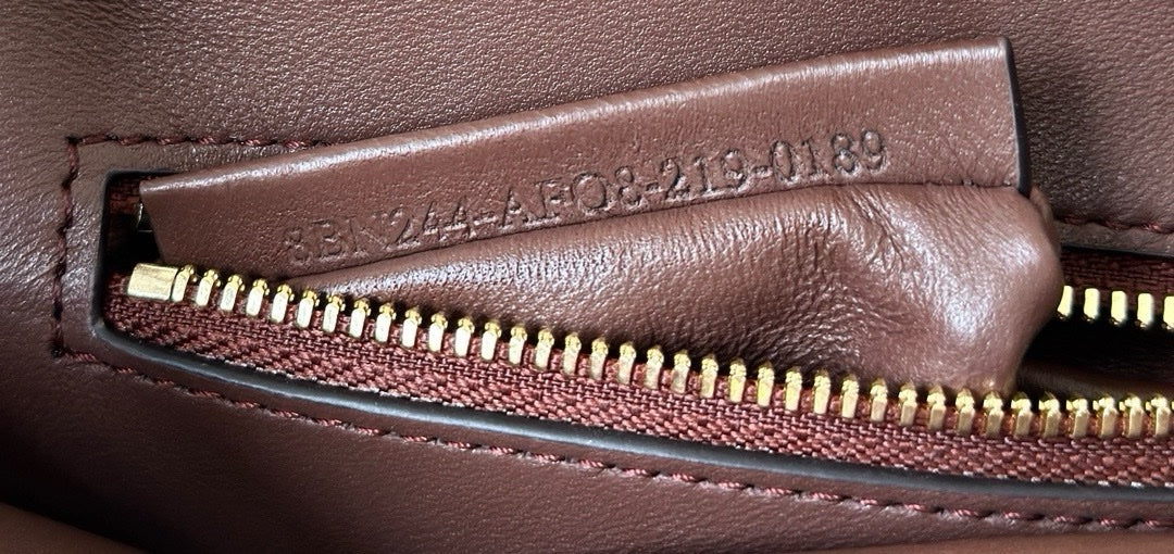 Fendi Peekaboo Mini Siyah Piton Deri Çanta - Glimmer of Luxury