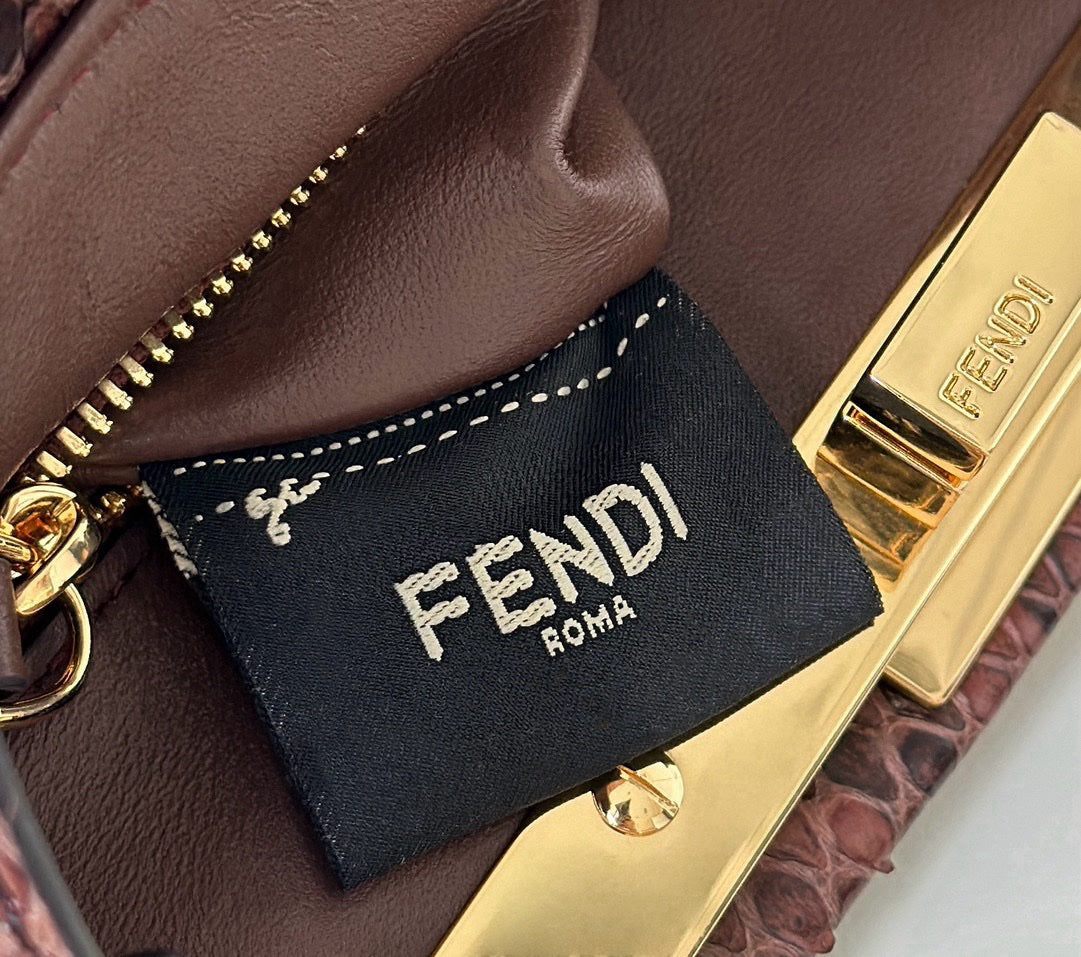 Fendi Peekaboo Mini Siyah Piton Deri Çanta - Glimmer of Luxury