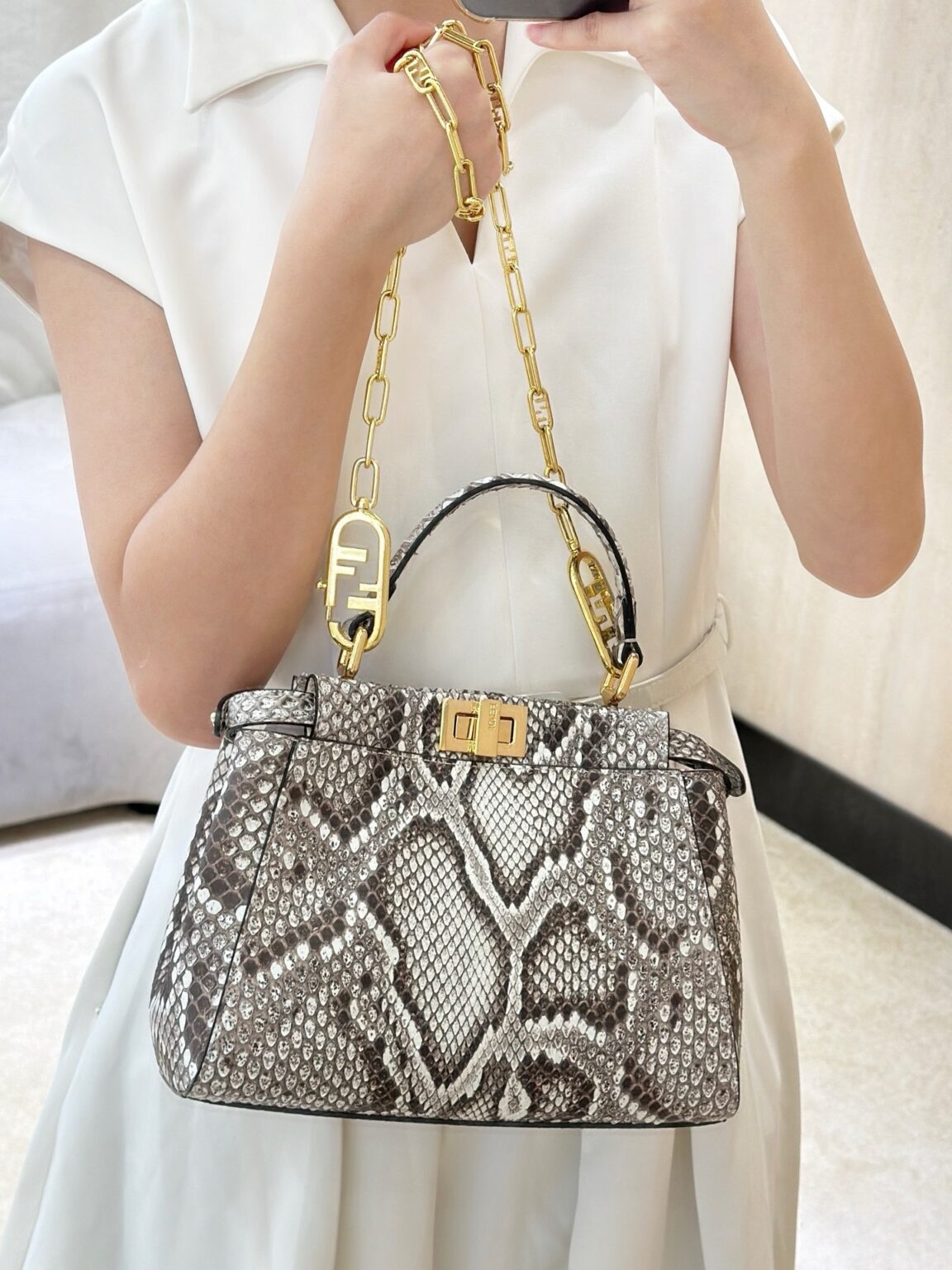 Fendi Peekaboo Mini Siyah Piton Deri Çanta - Glimmer of Luxury