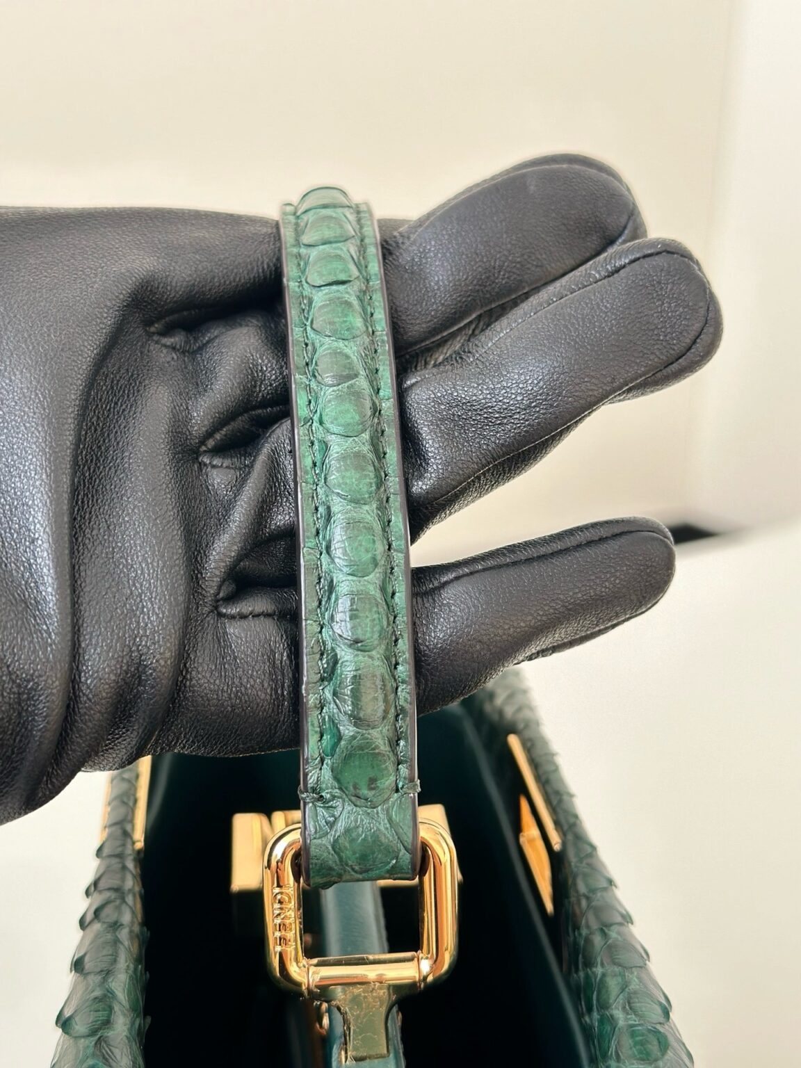 Fendi Peekaboo Mini Siyah Piton Deri Çanta - Glimmer of Luxury