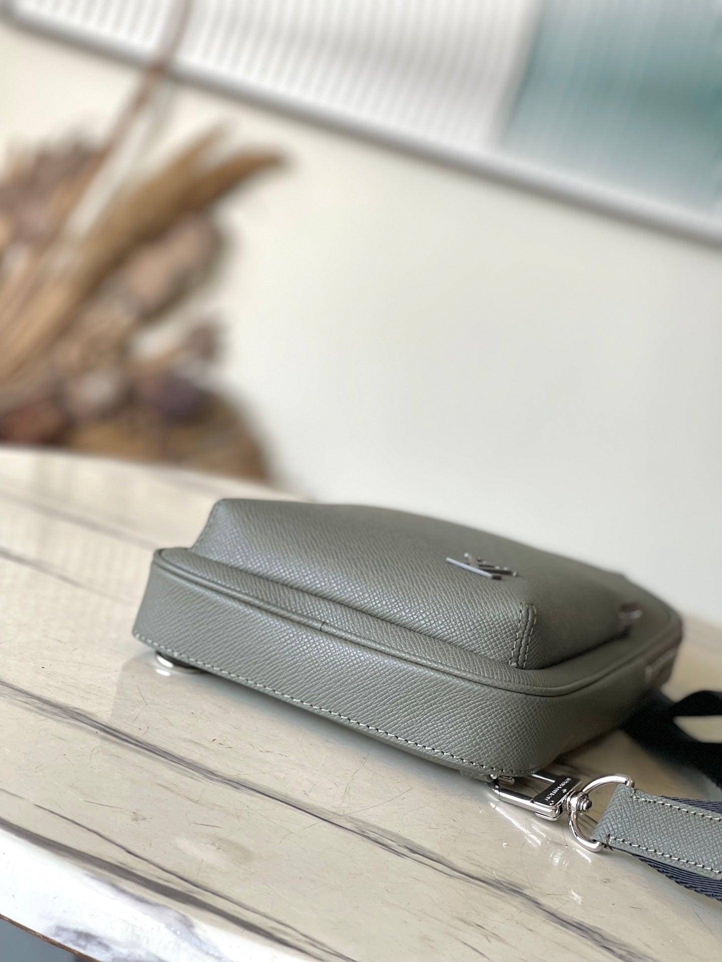 Louis Vuitton M30973 Asker Yeşili Slingback Omuz Çantası - Glimmer of Luxury