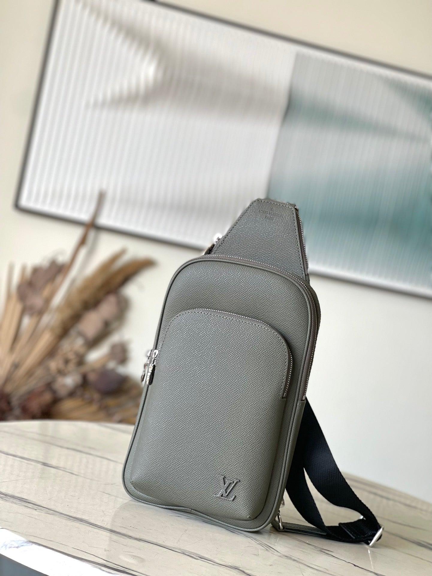 Louis Vuitton M30973 Asker Yeşili Slingback Omuz Çantası - Glimmer of Luxury