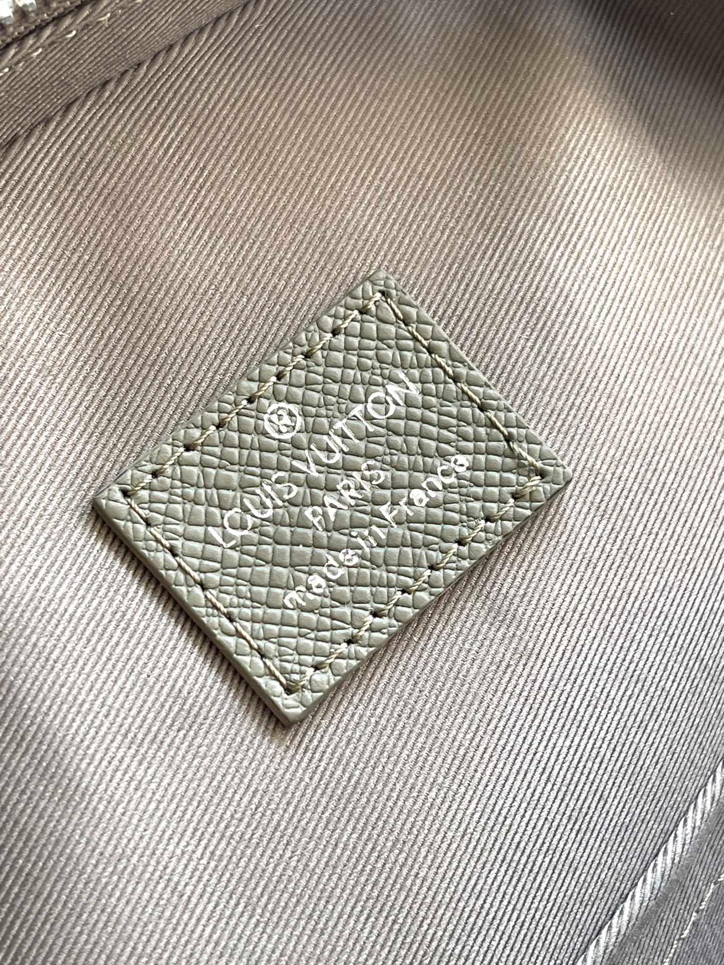 Louis Vuitton M30973 Asker Yeşili Slingback Omuz Çantası - Glimmer of Luxury