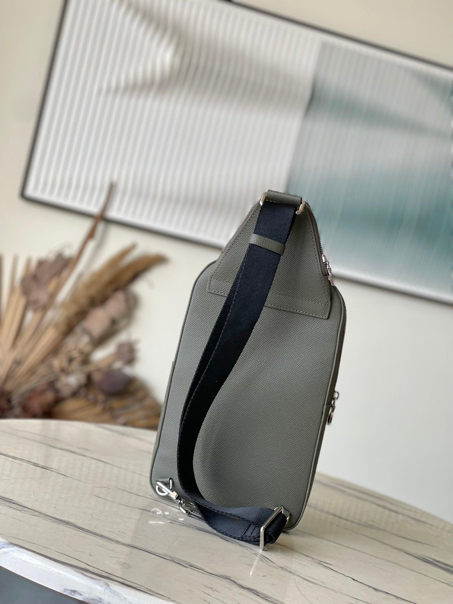 Louis Vuitton M30973 Asker Yeşili Slingback Omuz Çantası - Glimmer of Luxury