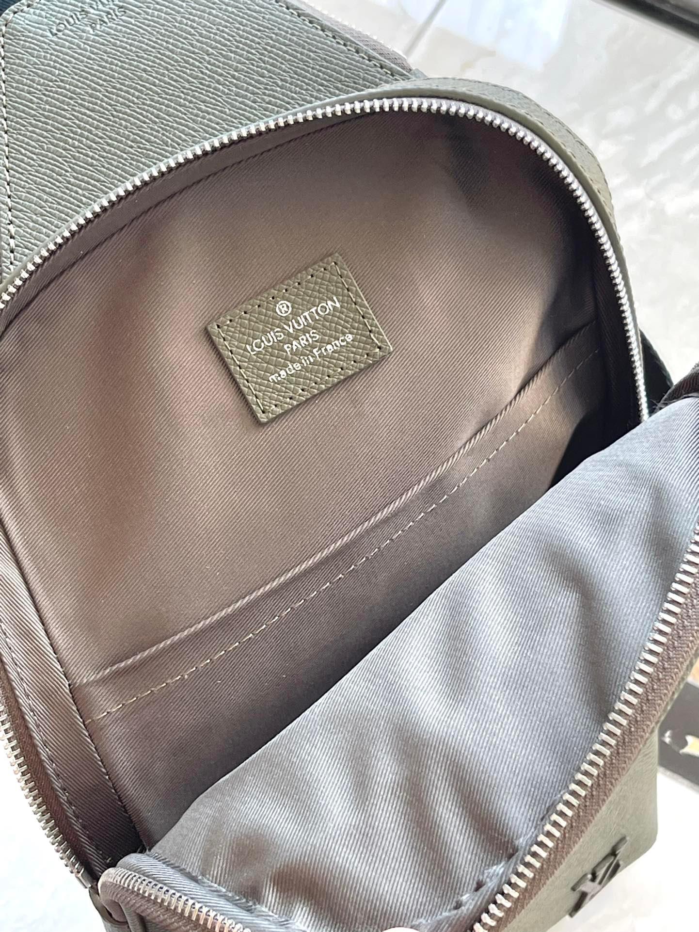 Louis Vuitton M30973 Asker Yeşili Slingback Omuz Çantası - Glimmer of Luxury