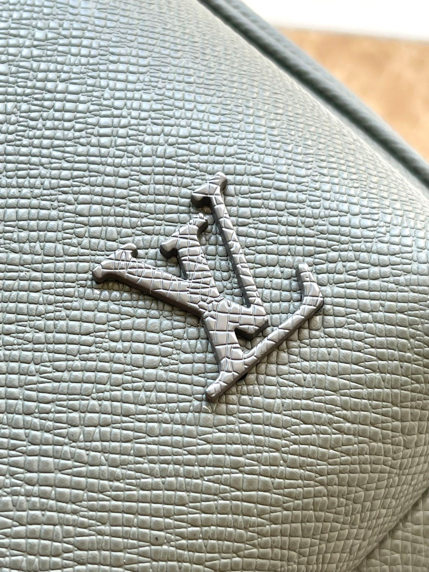 Louis Vuitton M30973 Asker Yeşili Slingback Omuz Çantası - Glimmer of Luxury