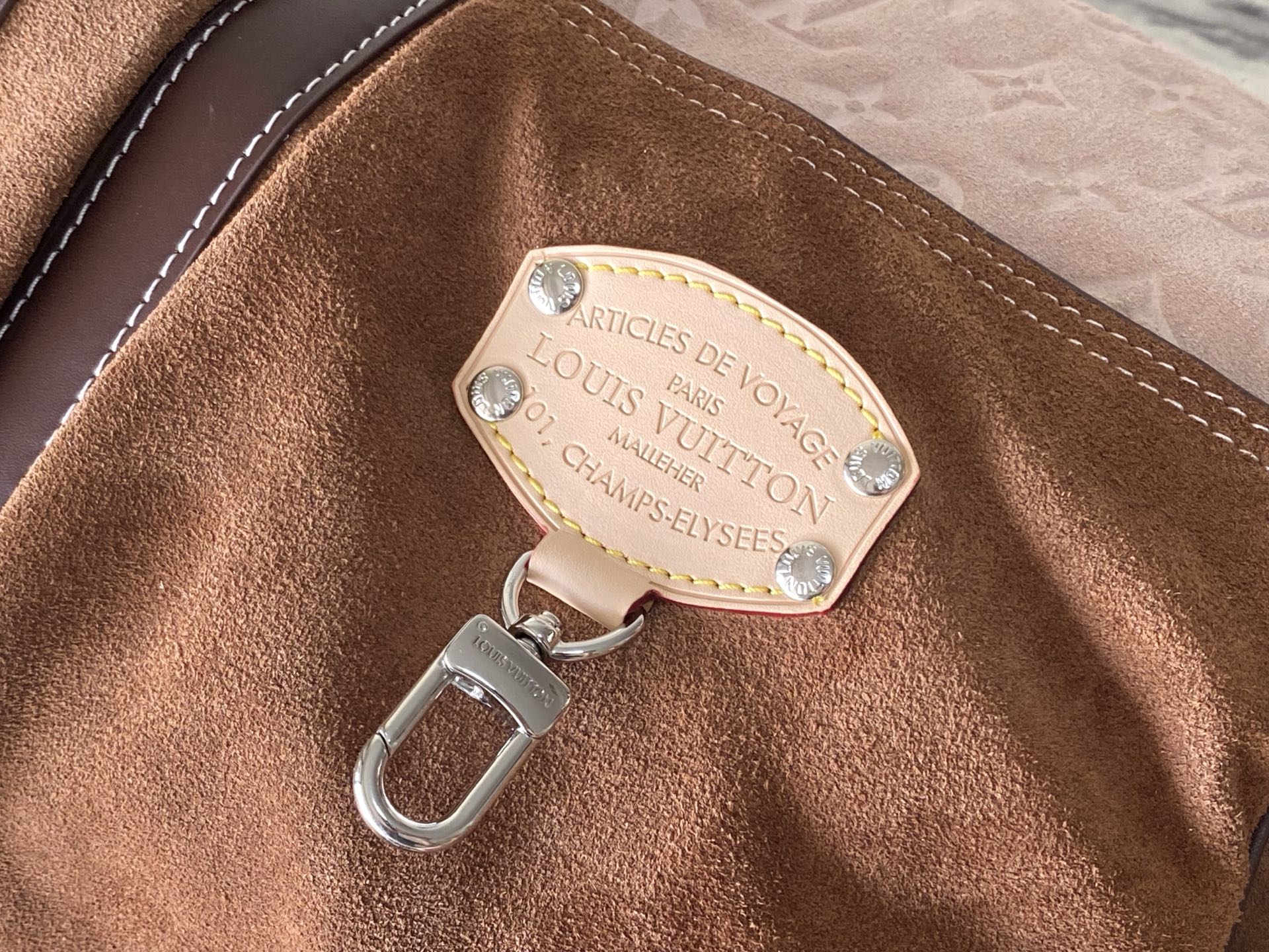 LV Keepall Bandoulière 50 – M26127 تصميم