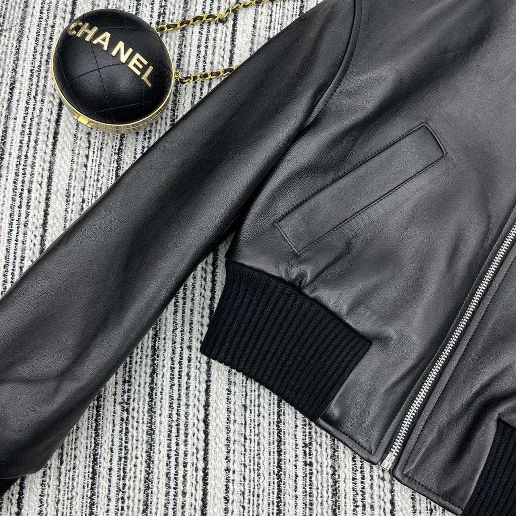 Loewe İplik Yaka Kuzu Derisi Ceket - Glimmer of Luxury