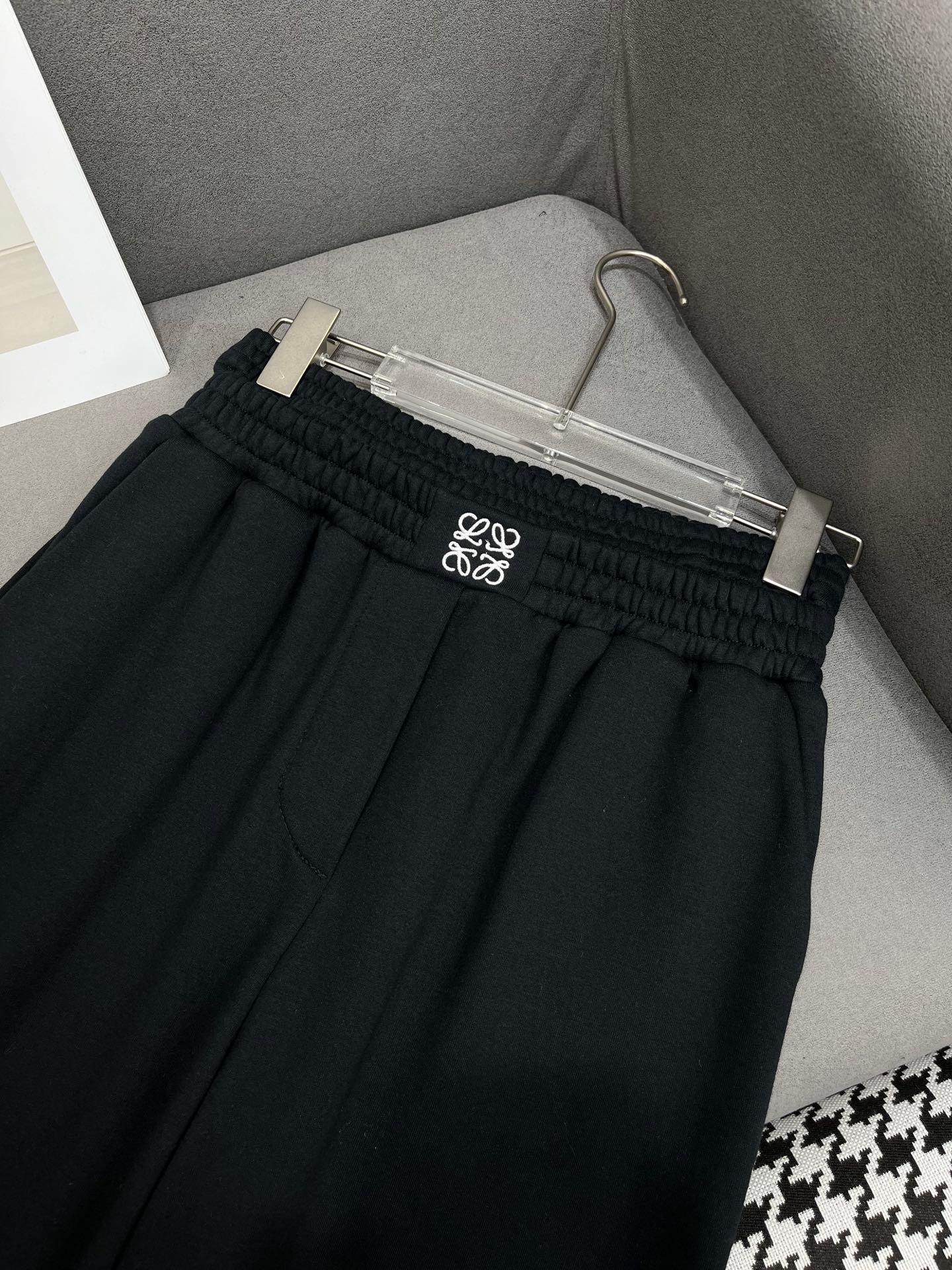 Loewe 24/SS Yeni Sonbahar ve Kış Kapüşonlu Ceket ve Geniş Paça Pantalonlu Takım - Glimmer of Luxury
