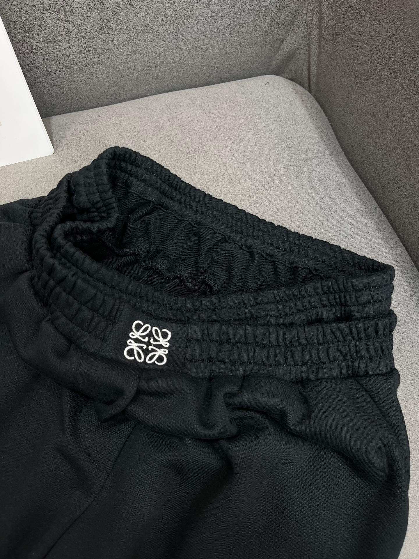 Loewe 24/SS Yeni Sonbahar ve Kış Kapüşonlu Ceket ve Geniş Paça Pantalonlu Takım - Glimmer of Luxury