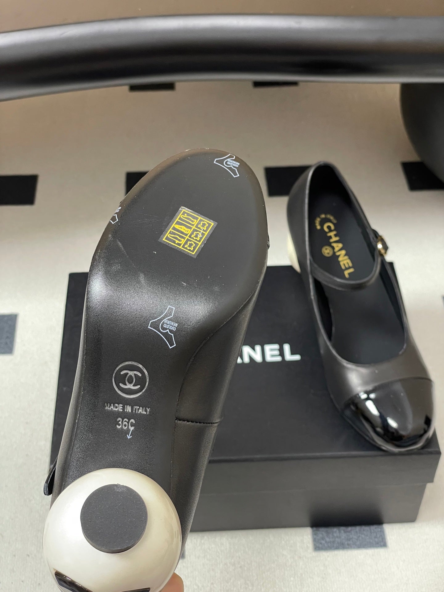 Chanel 2025 FW Büyük İncili Mary Jane Topuklu Ayakkabı