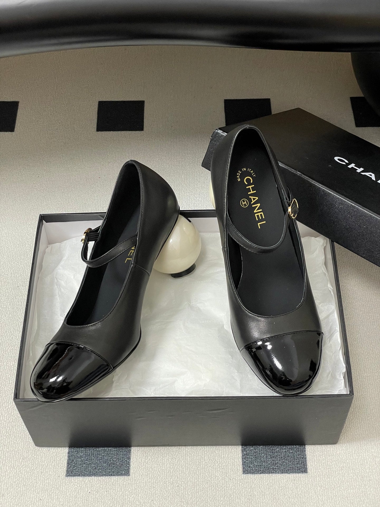 Chanel 2025 FW Büyük İncili Mary Jane Topuklu Ayakkabı