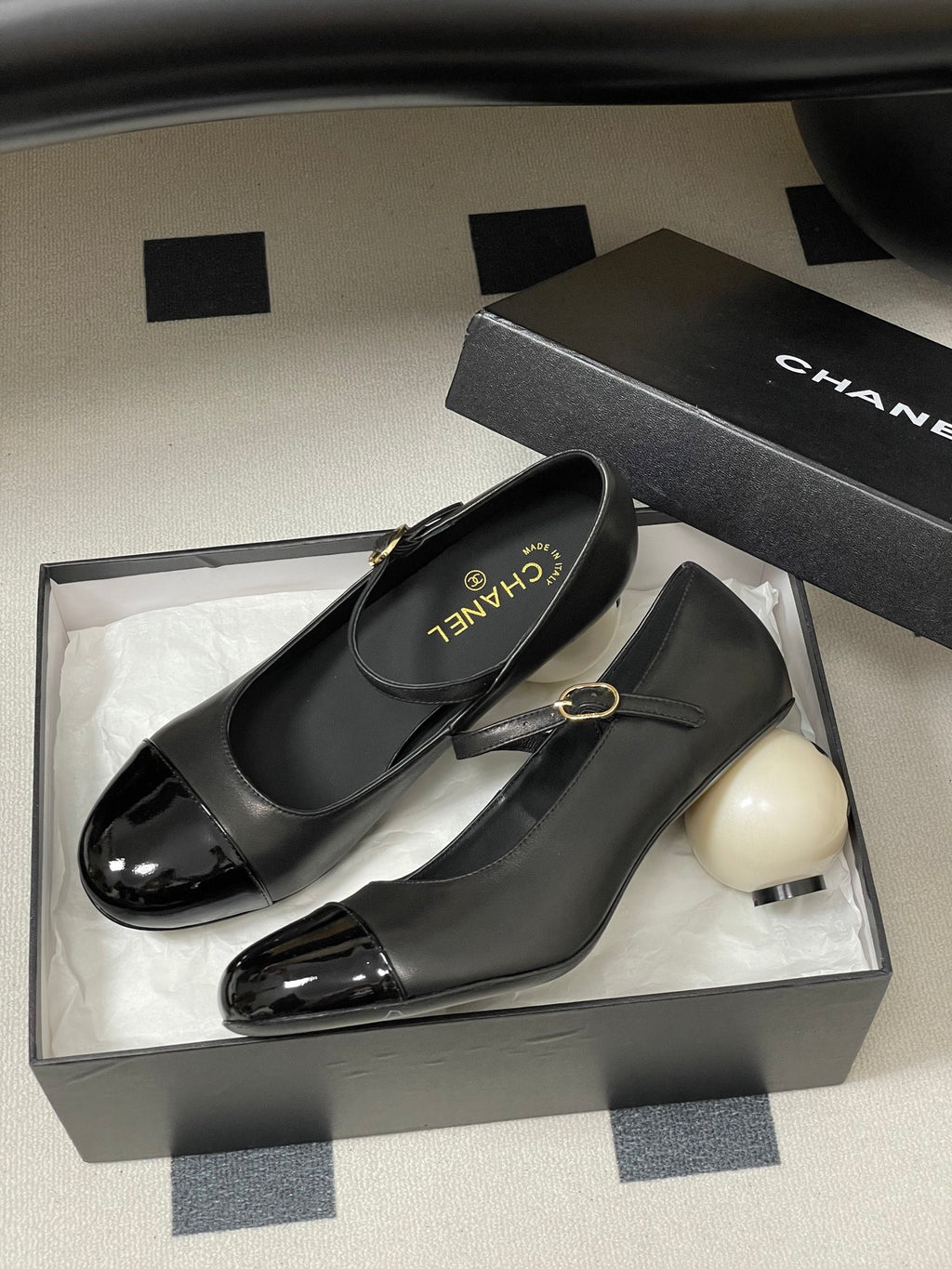 Chanel 2025 FW Büyük İncili Mary Jane Topuklu Ayakkabı