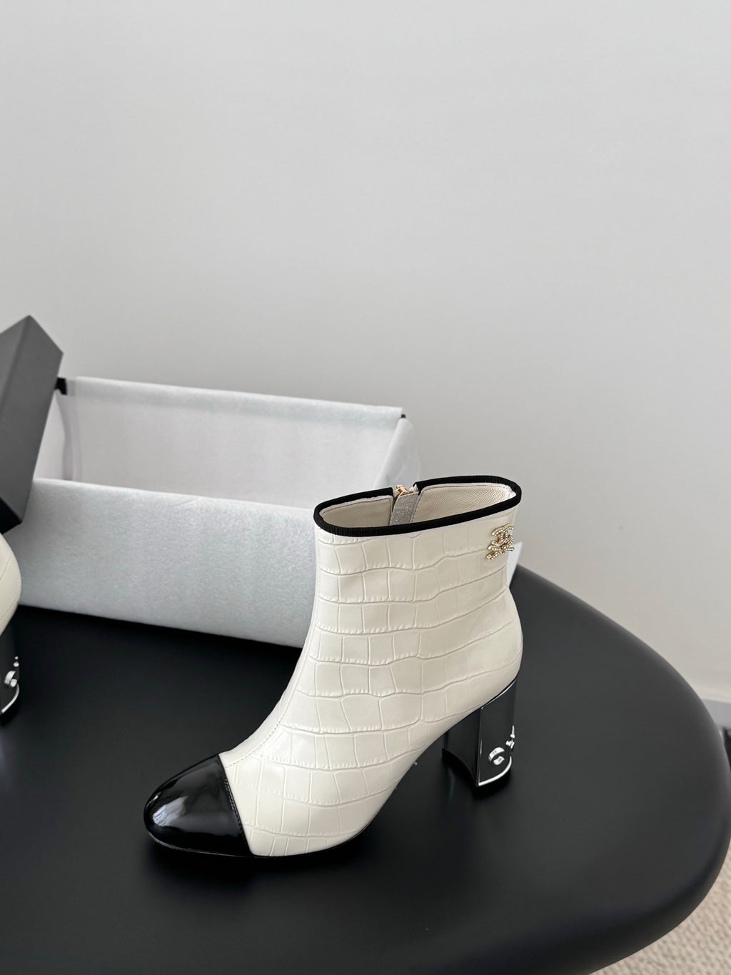 Chanel 26A Métiers d'Art Ankle Boots – New Season