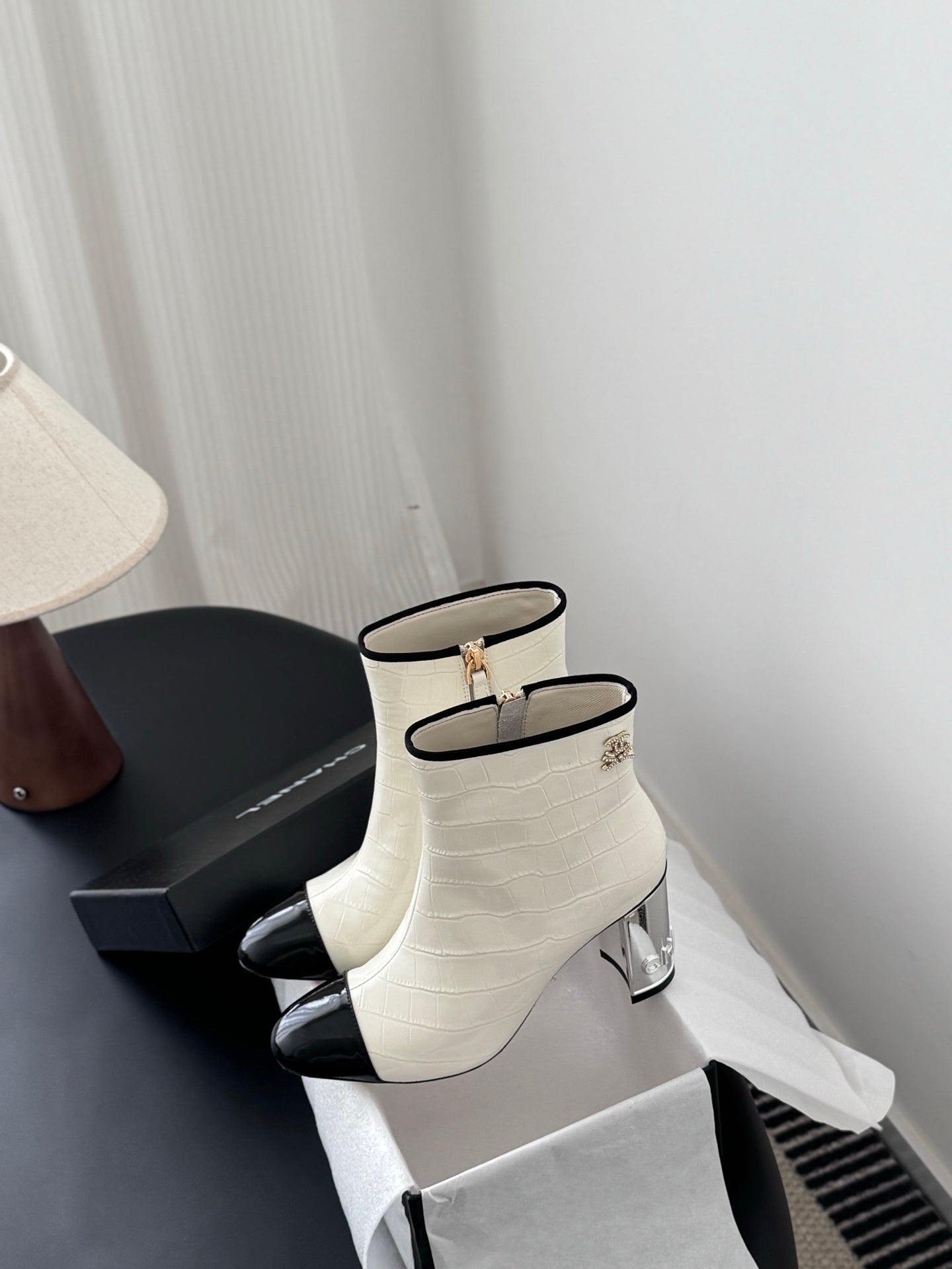 Chanel 26A Métiers d'Art Ankle Boots – New Season