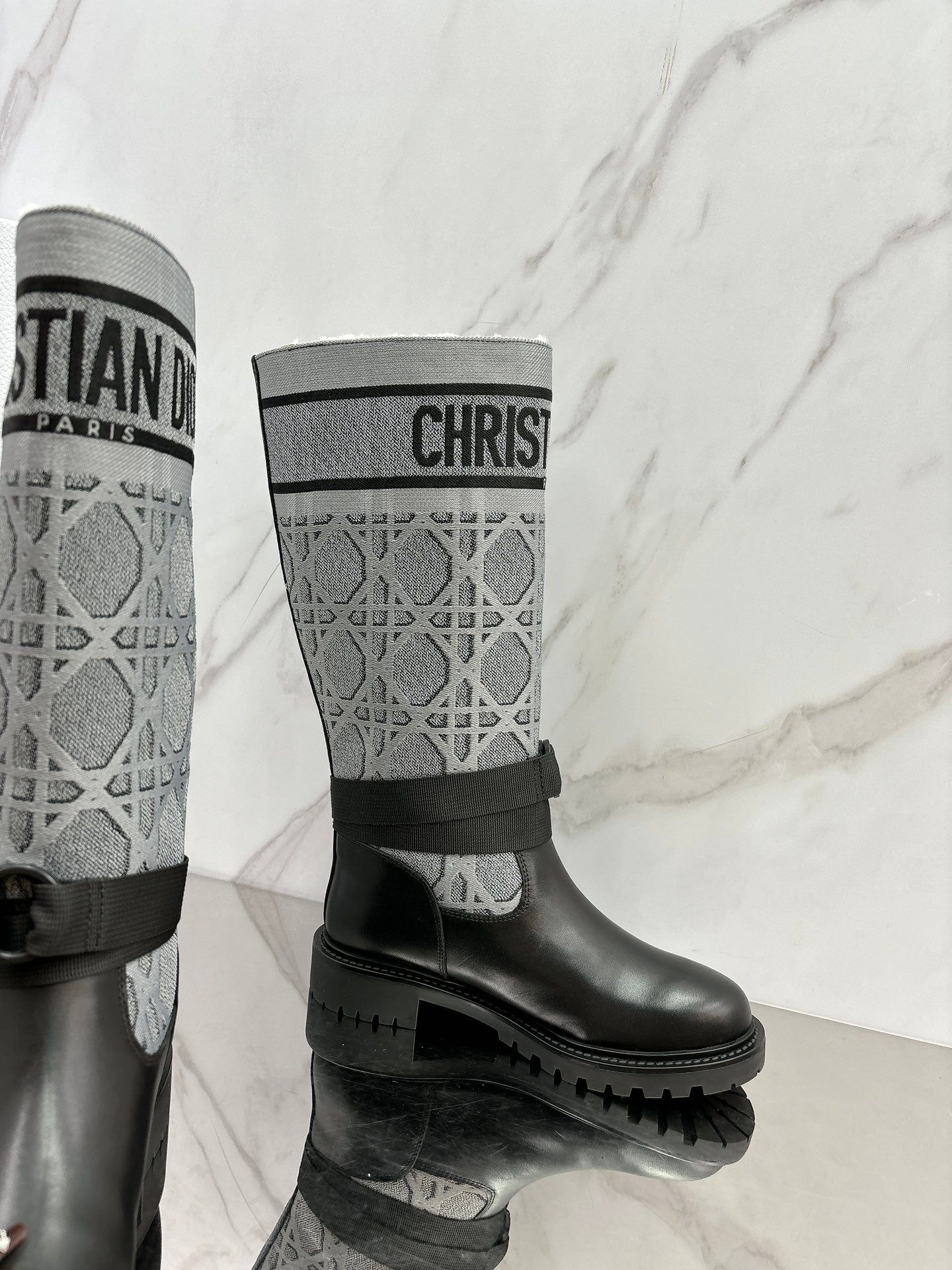 Dior 2025 Fall/Winter Collection – Martin Boots