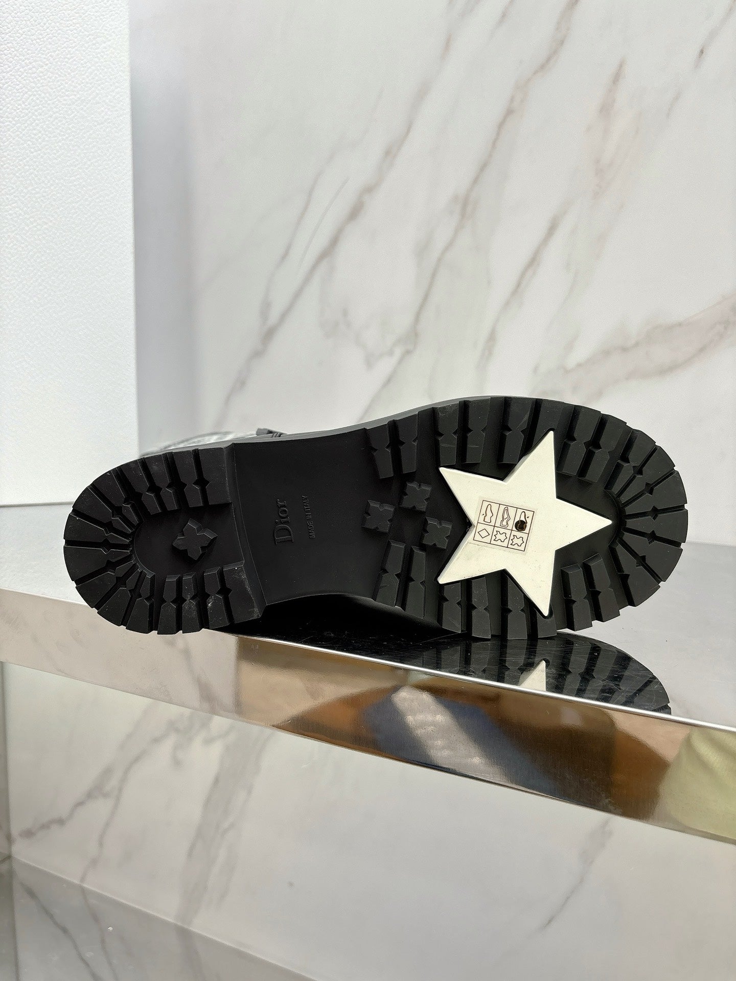 Dior 2025 Sonbahar/Kış Koleksiyonu – Martin Bot