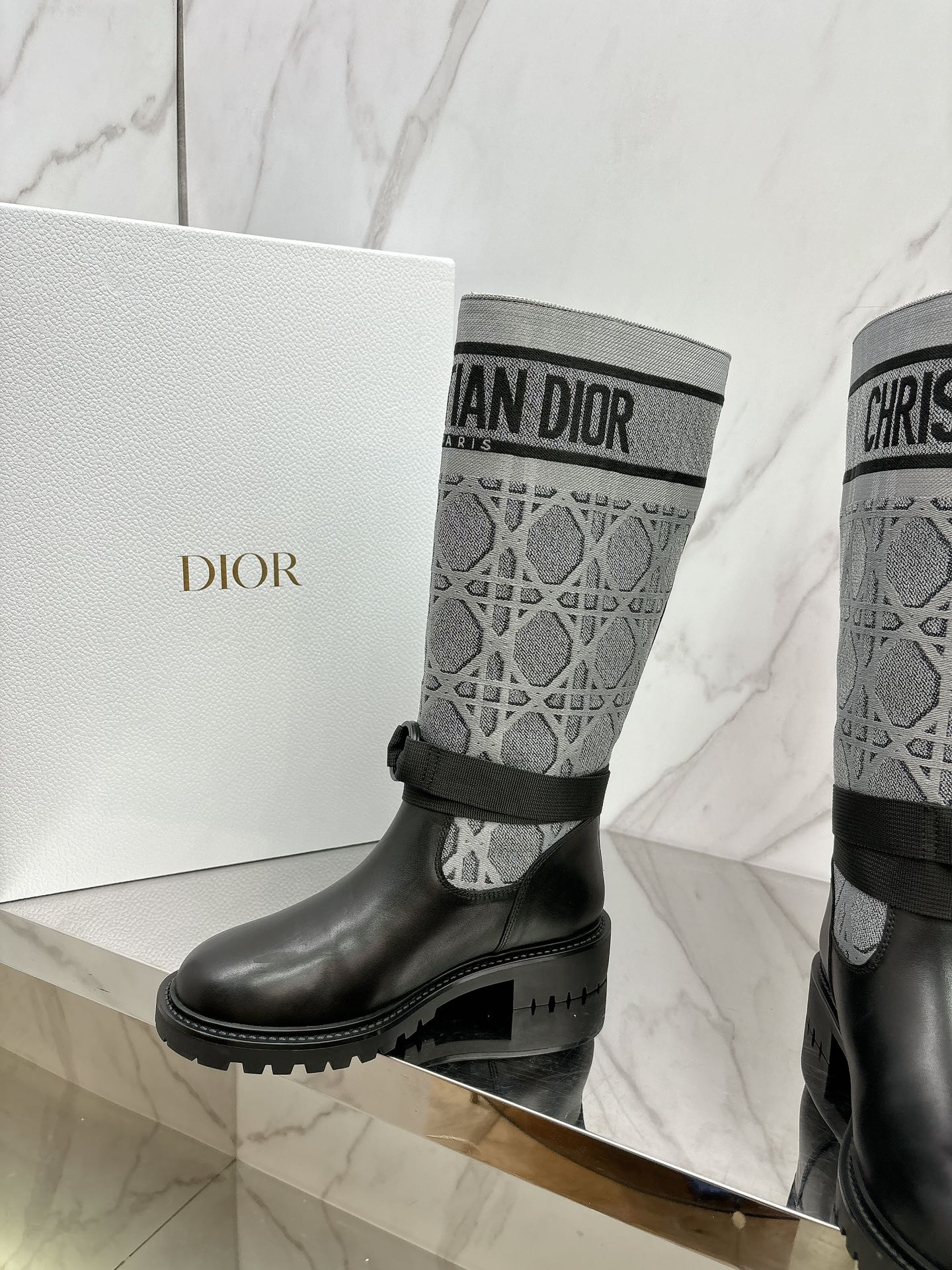 Dior 2025 Sonbahar/Kış Koleksiyonu – Martin Bot