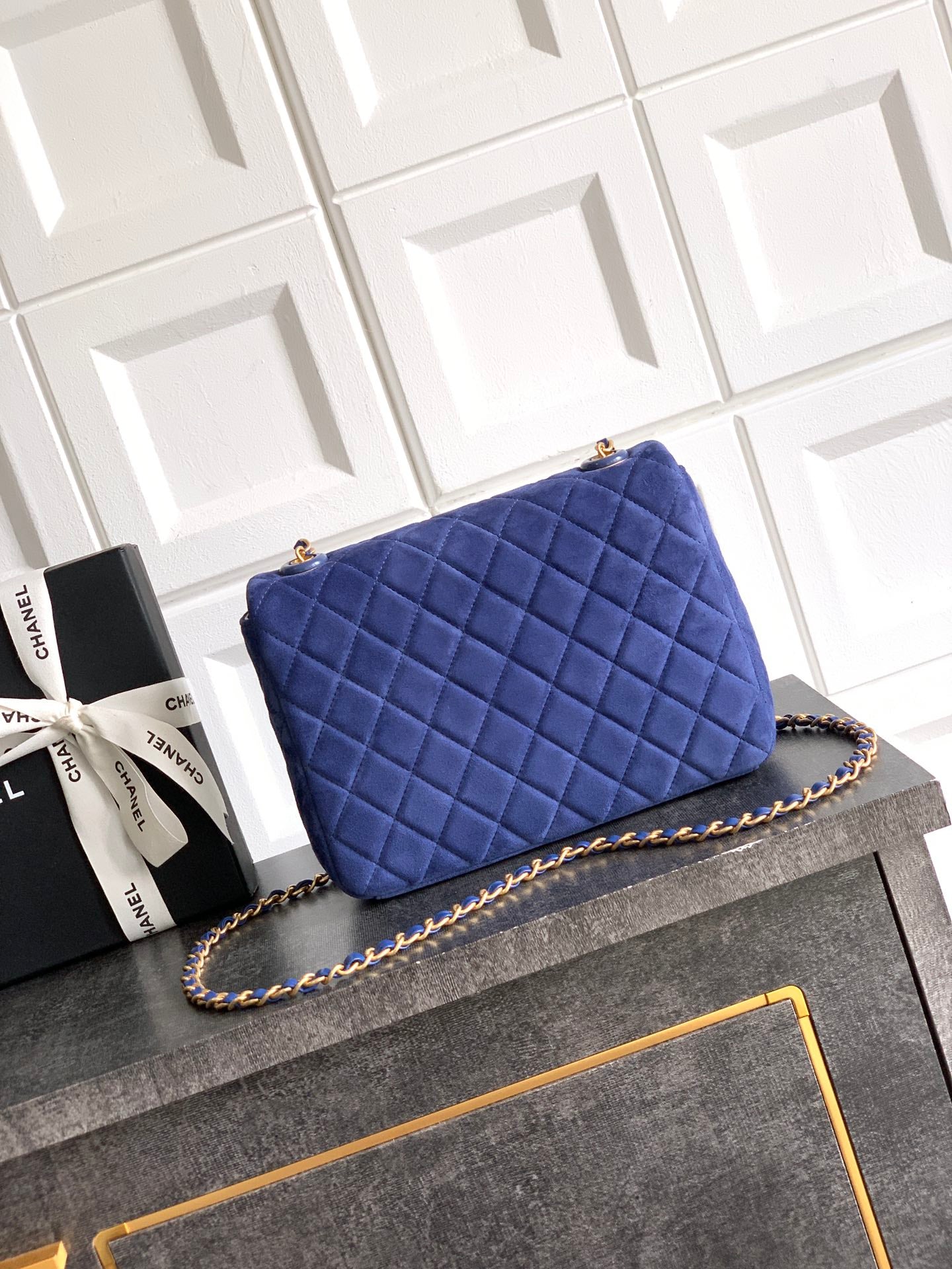 Chanel Kraliyet Mavisi 26C – Mat & Süet Deri Klasik Kapaklı Çanta