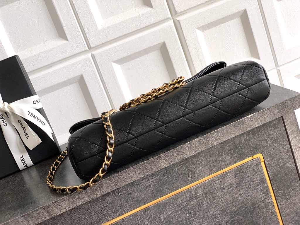 Chanel Heybe Klasik Kapaklı Çanta
