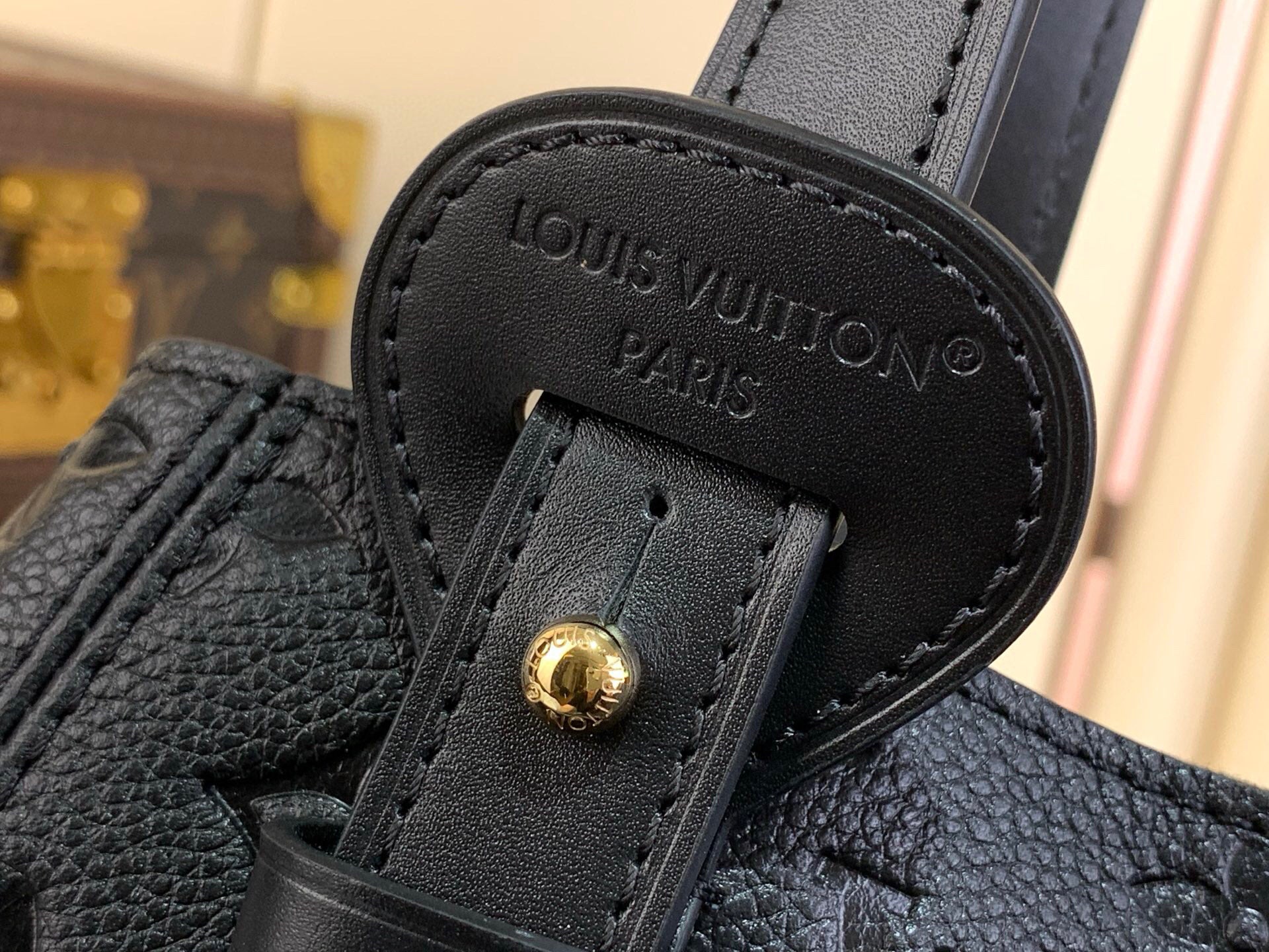LV حقيبة يد صغيرة All In One – M25858 سوداء