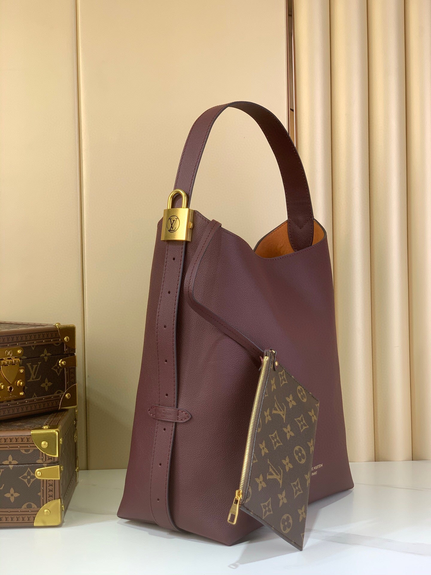 LV Sac Hobo MM – M15209 Bordo