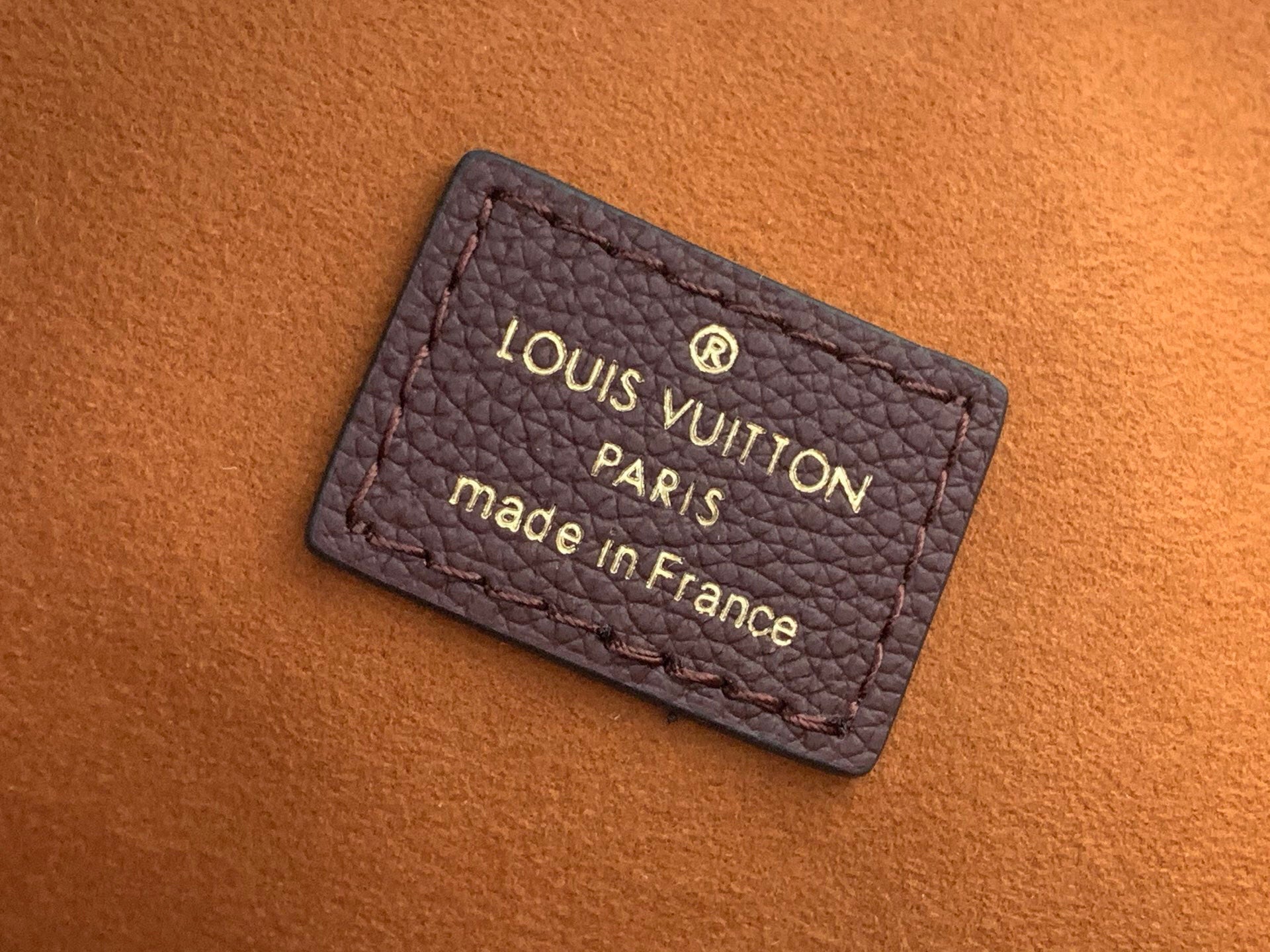 LV Sac Hobo MM – M15209 Bordo