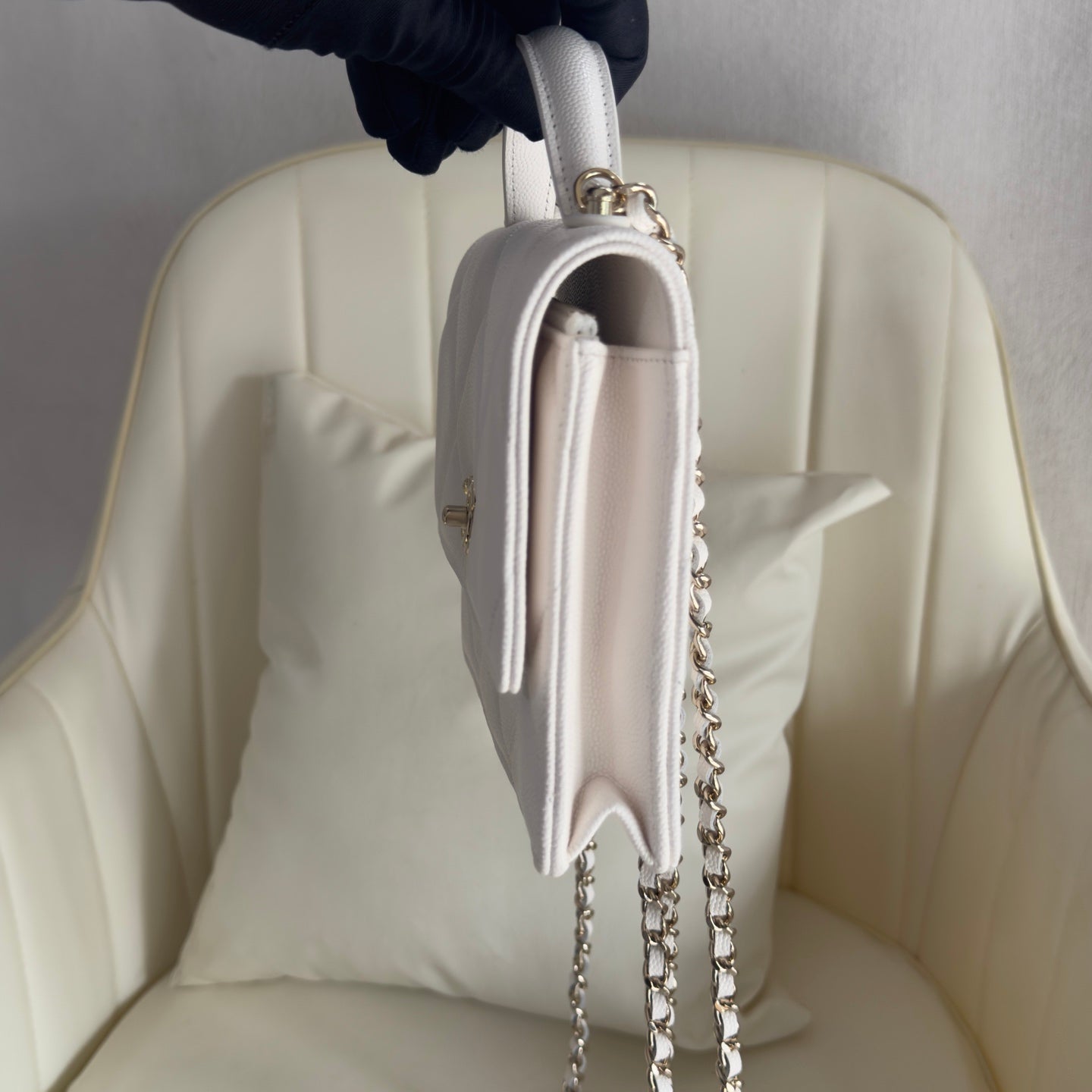 Chanel Trendy CC Top Handle Flap Bag – Caviar Deri / Altın Donanım