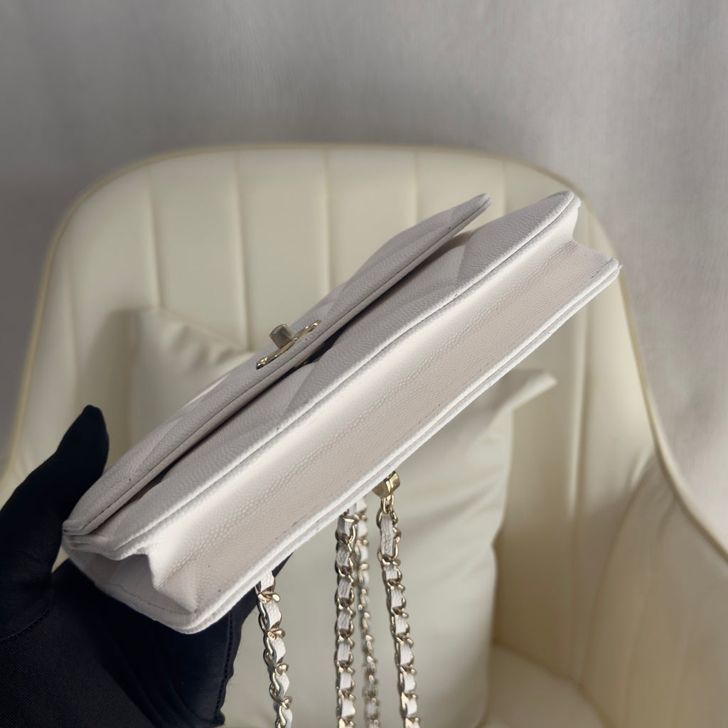 Chanel Trendy CC Top Handle Flap Bag – Caviar Deri / Altın Donanım