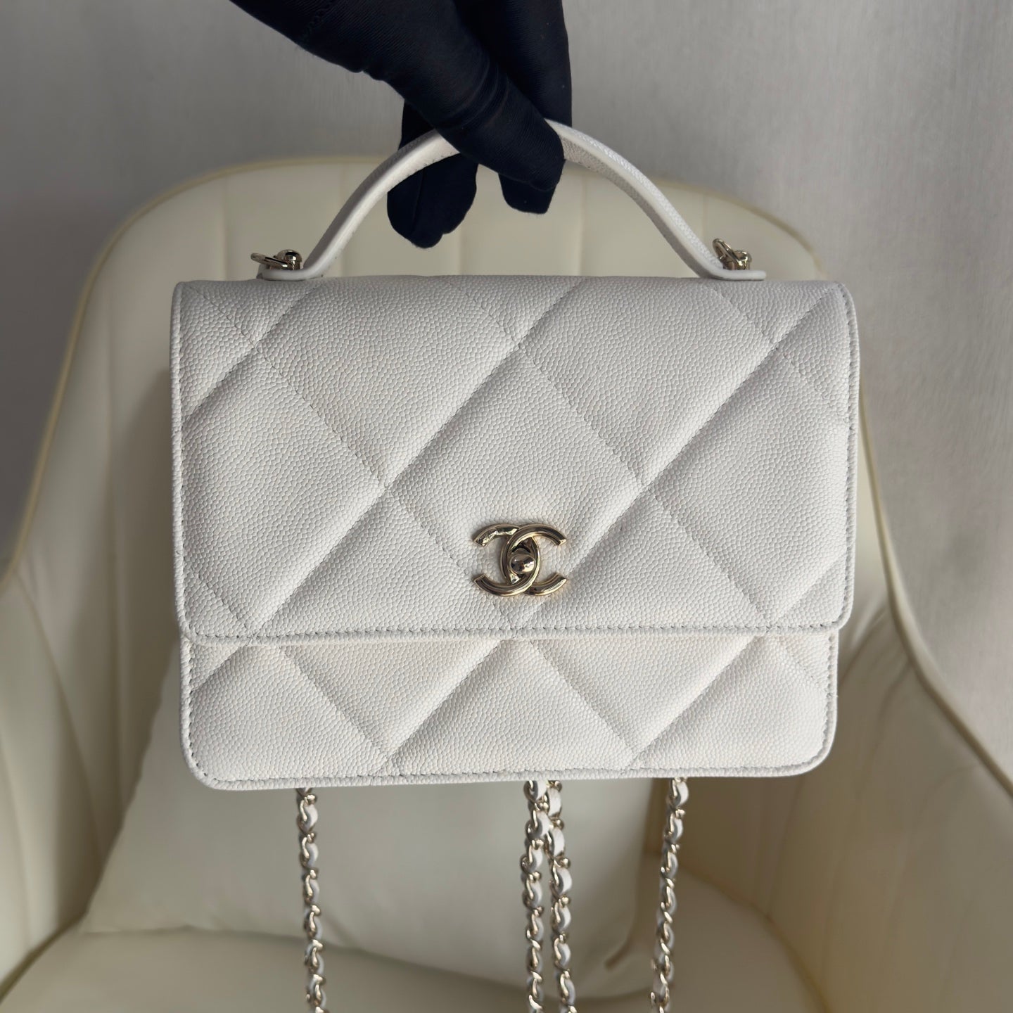 Chanel Trendy CC Top Handle Flap Bag – Caviar Deri / Altın Donanım